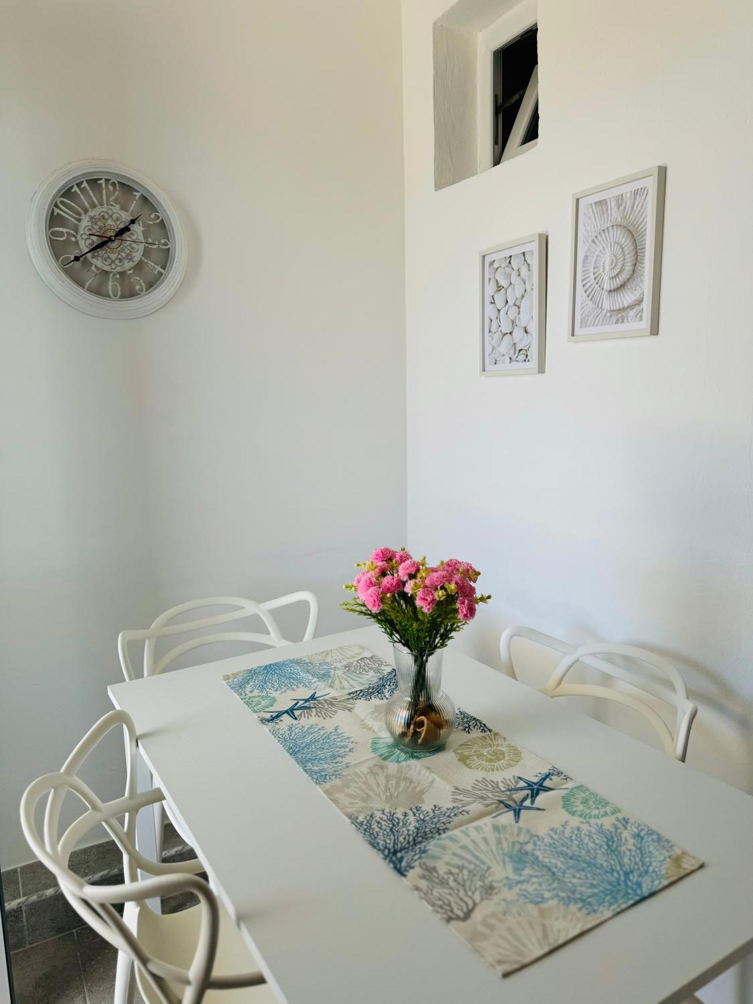 Laura Apartment